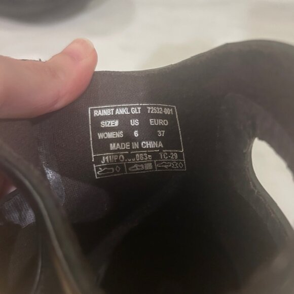 Women's Waterproof Bogs Rain Boots - Size 6 - Picture 5 of 6